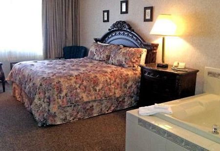 Americas Best Value Inn Chippewa Falls Zewnętrze zdjęcie