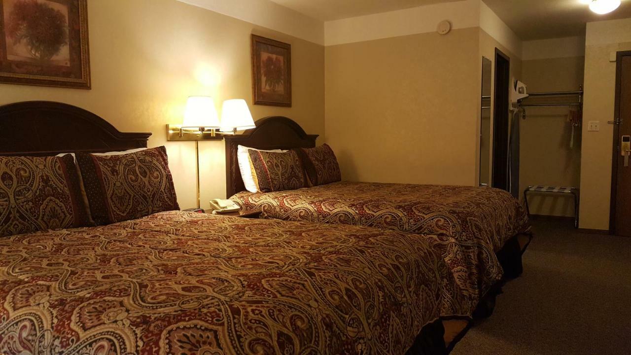 Americas Best Value Inn Chippewa Falls Zewnętrze zdjęcie